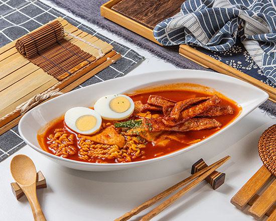 金屋炸雞 汐止連興店 傳統辣炒拉麵 550X440.jpg 的副本